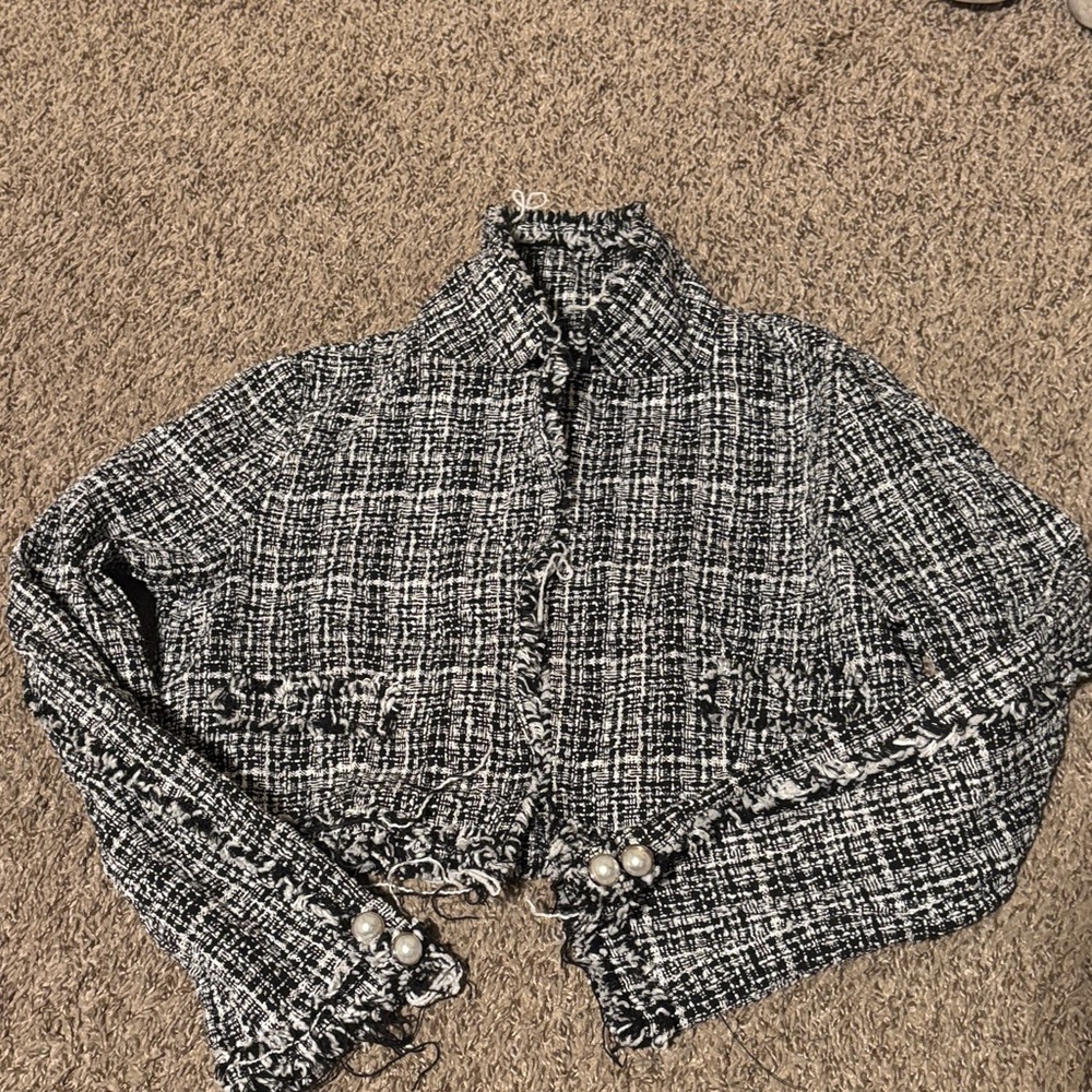 Forever 21 Black and White Tweed crop Blazer